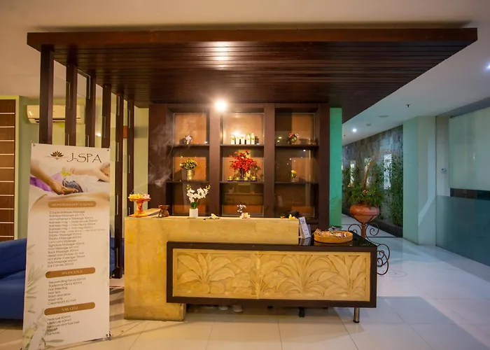 Otel Famous Formerly Permata
