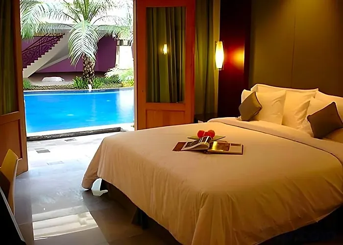 Famous Formerly Permata Hotel