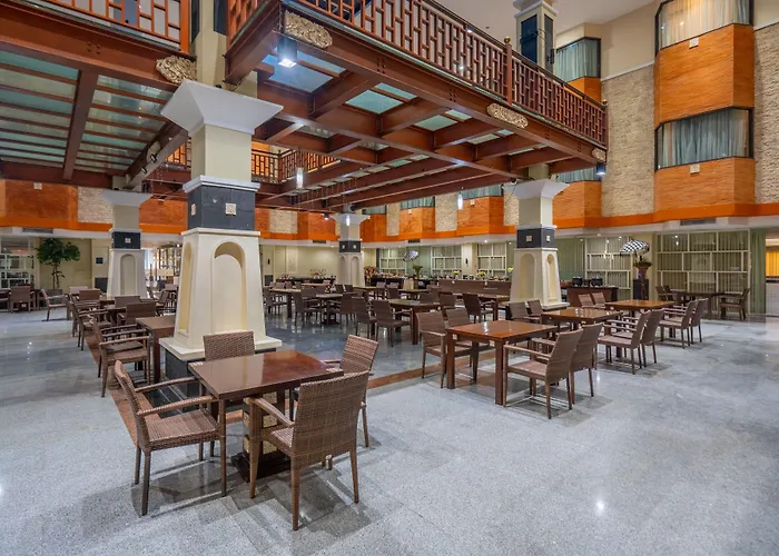 Hotel Famous Formerly Permata 4*